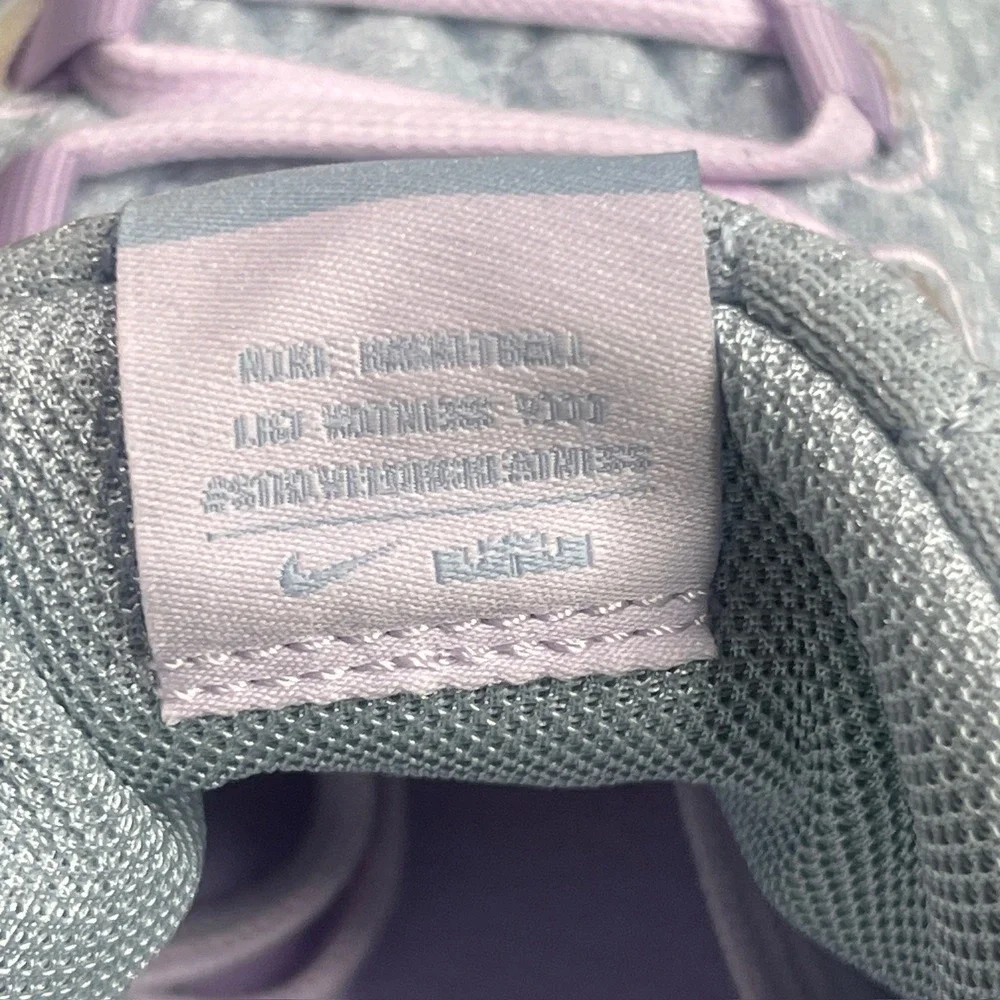 NIB Nike LeBron Witness VIII Men's 7 / Wmns 8.5 Blue Lavender Sneaker FB2239-401